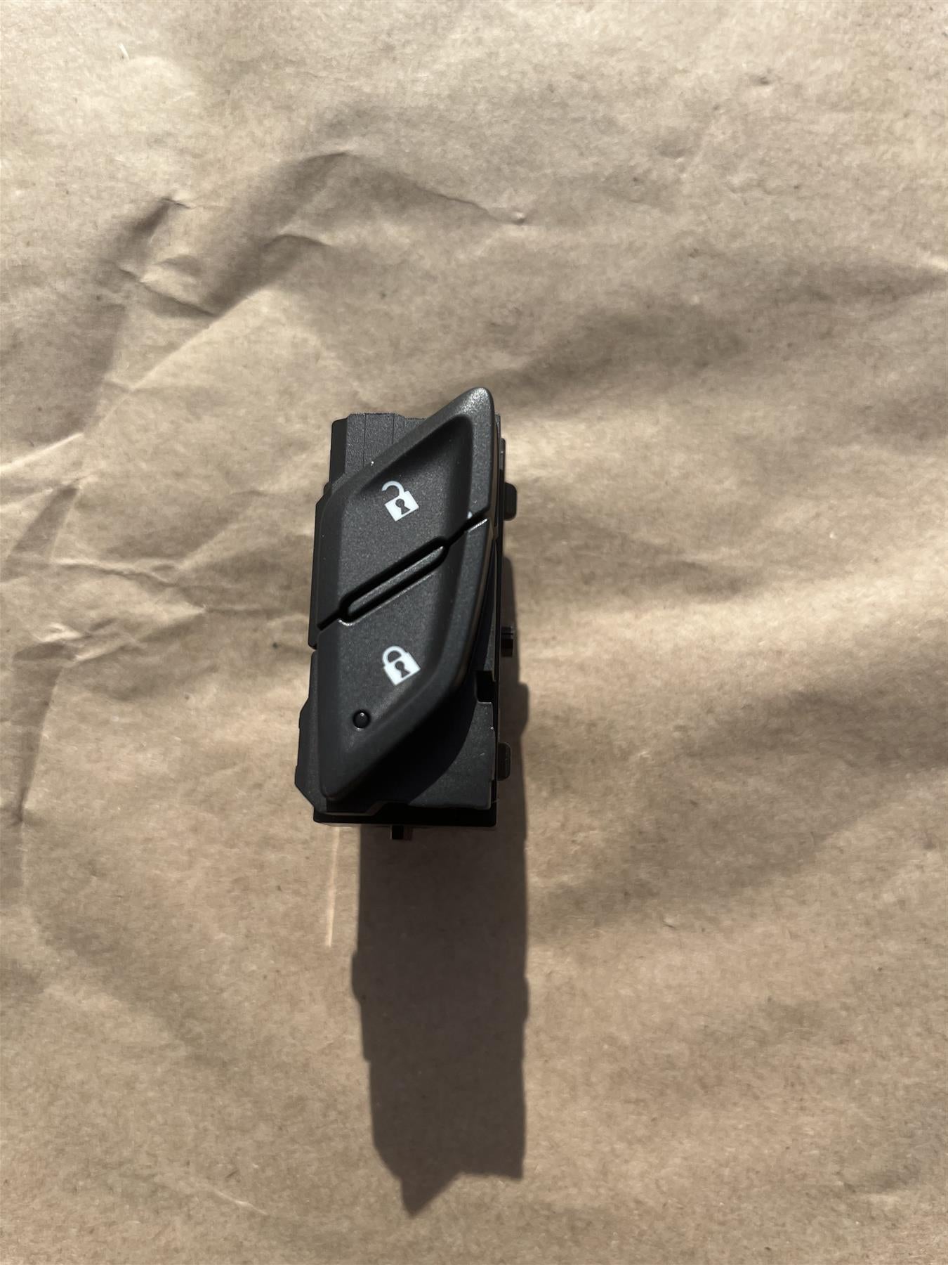 Genuine GM Driver Side Door Lock Switch 86523318 - OEM Chevrolet Malibu