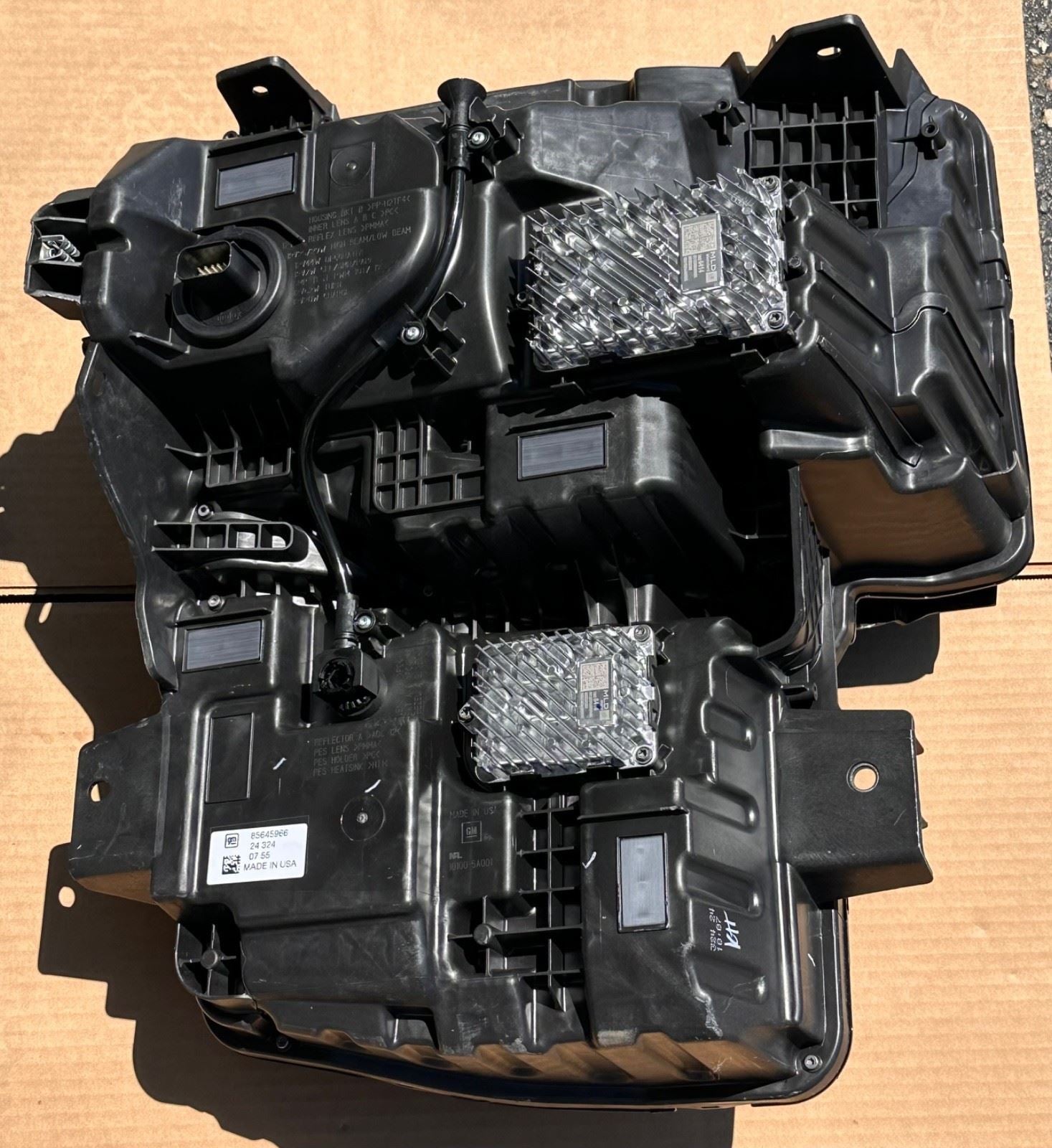 OEM | Headlight Assembly Driver Side 23 - 25 Hummer EV EV Pick Up GM 85645966