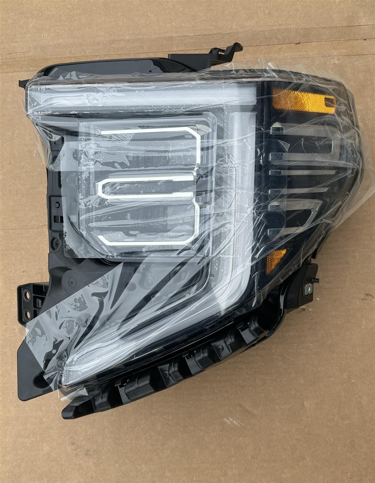 GM 85806488 - Driver Side Headlamp 2022-2026 GMC Sierra 1500