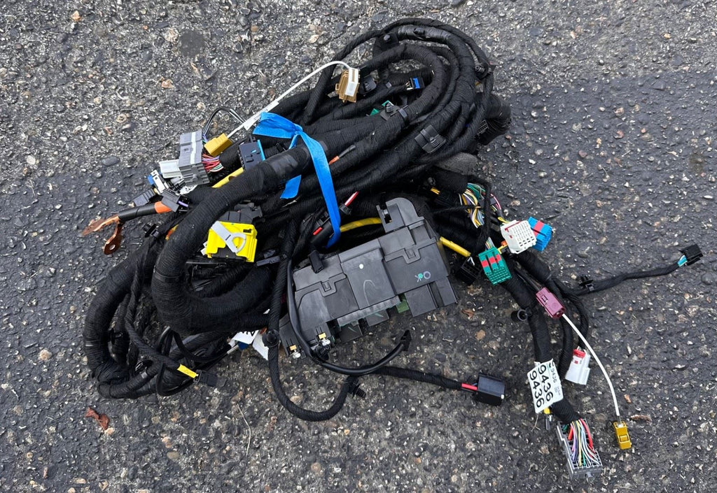 OEM | Wire Harness Electrical Fuse Relay fits 2016 - 2018 Encore 42389436