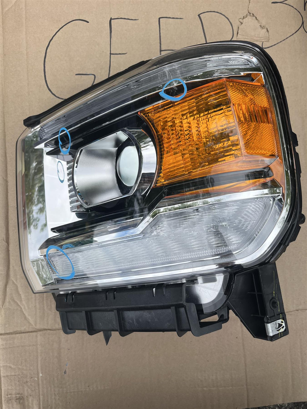 OEM General Motors Headlight 84144047 Genuine GM Front Lamp