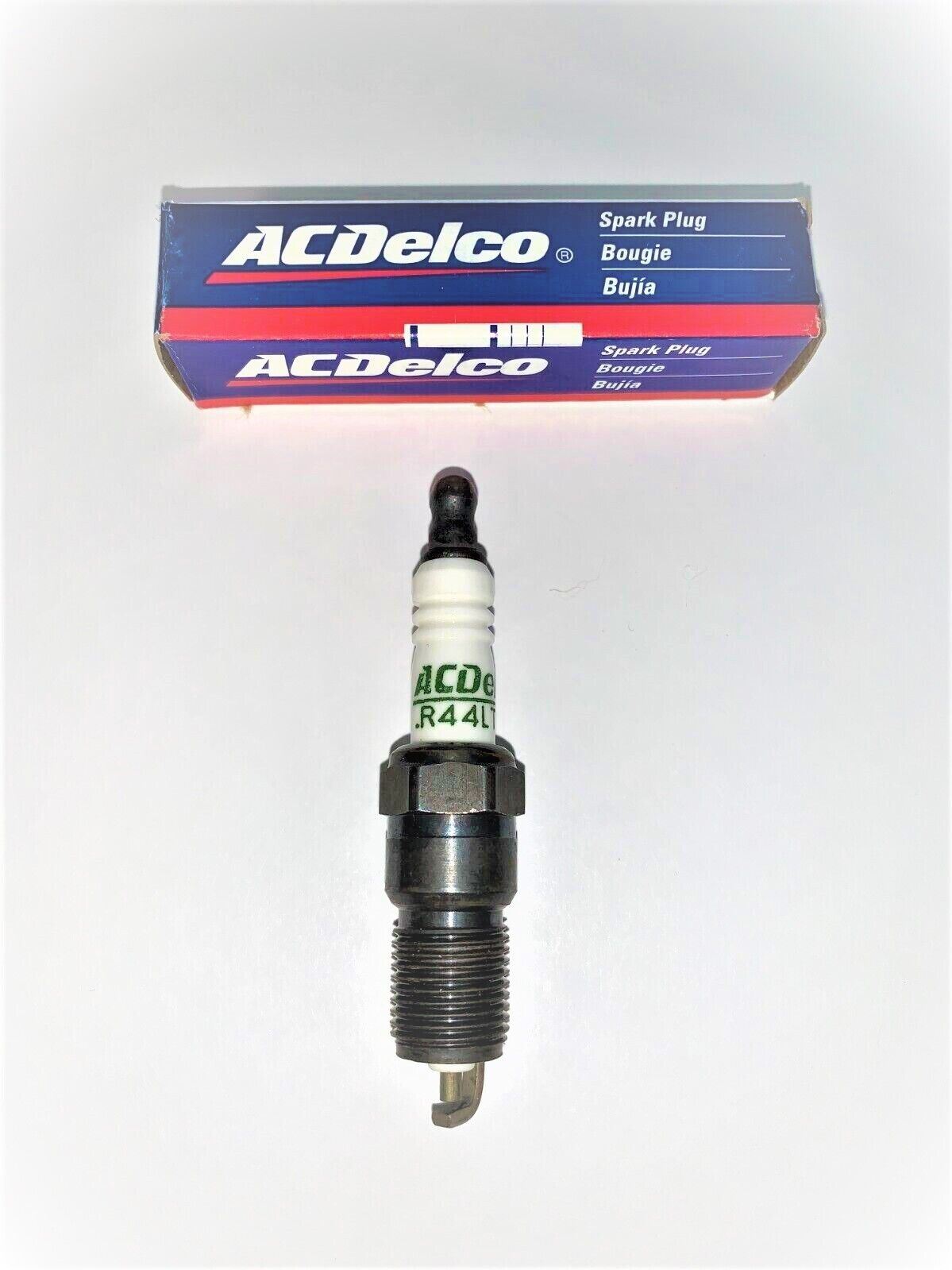 New 4 pack OEM ACDelco Spark Plugs for Cadillac Chevrolet GMC Pontiac 4#R44LTSM