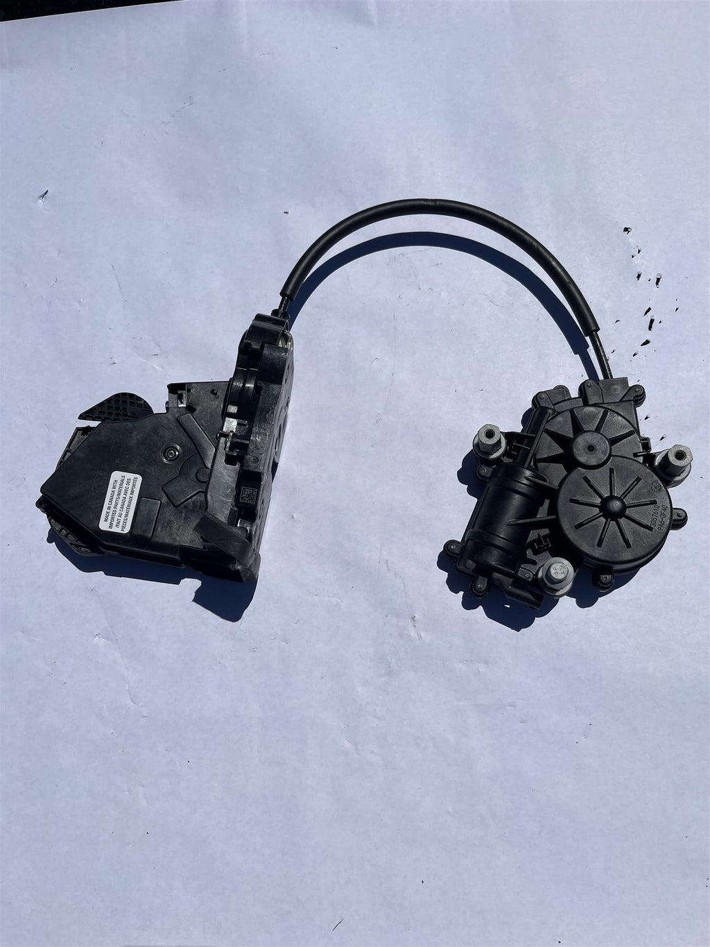 Genuine GM Front Door Latch Assembly 13541718 - OEM Direct Replacement