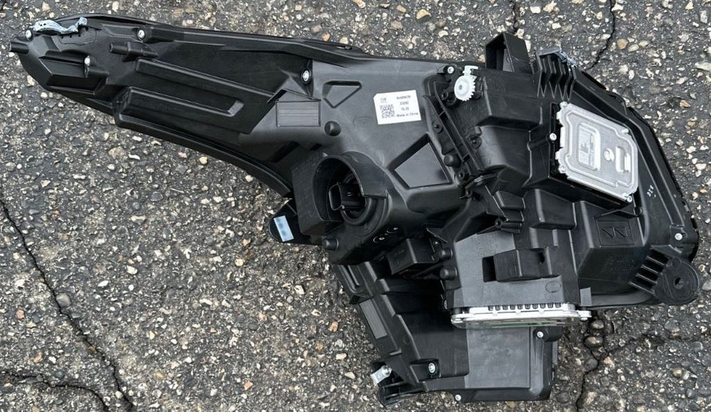 OEM | HeadLight Assembly Driver Side Fits 2018-2019 XTS GM 84469439