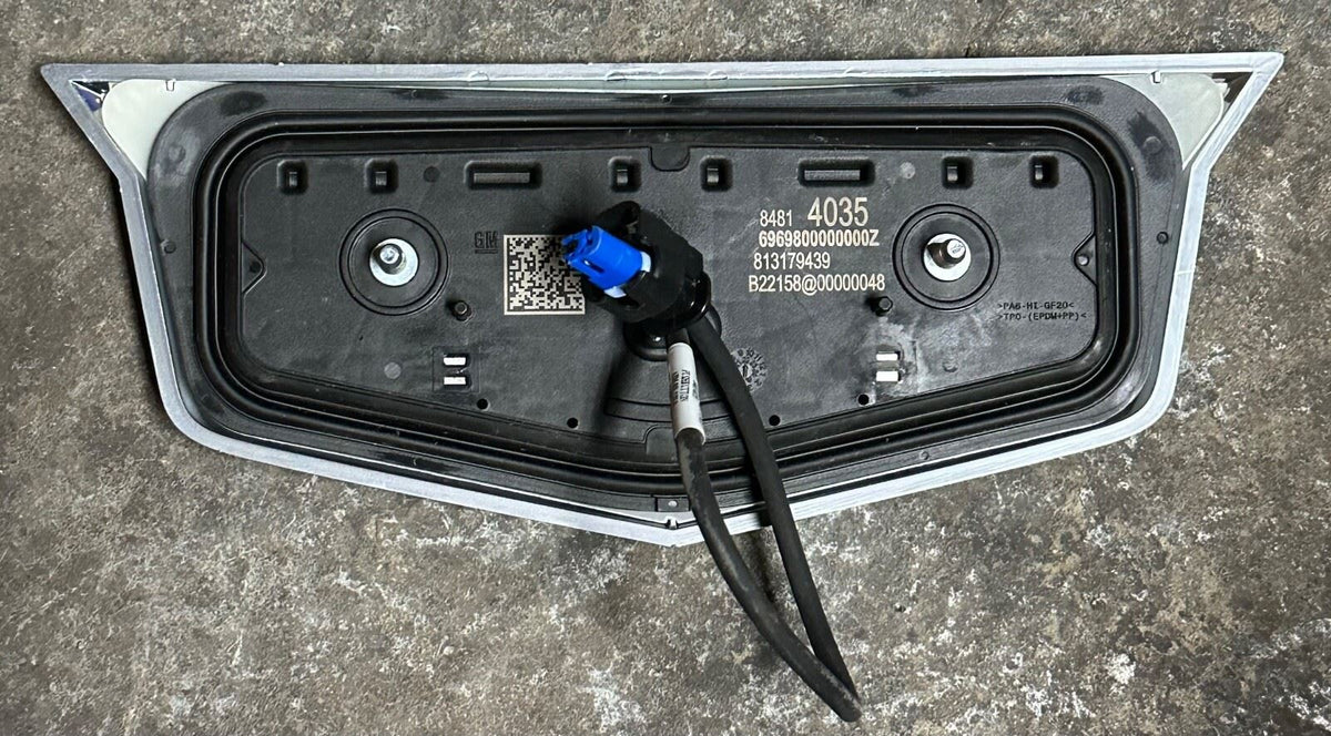 OEM | Emblem Liftgate Release Switch 2021 2022 2023 Cadillac Escalade  84814035