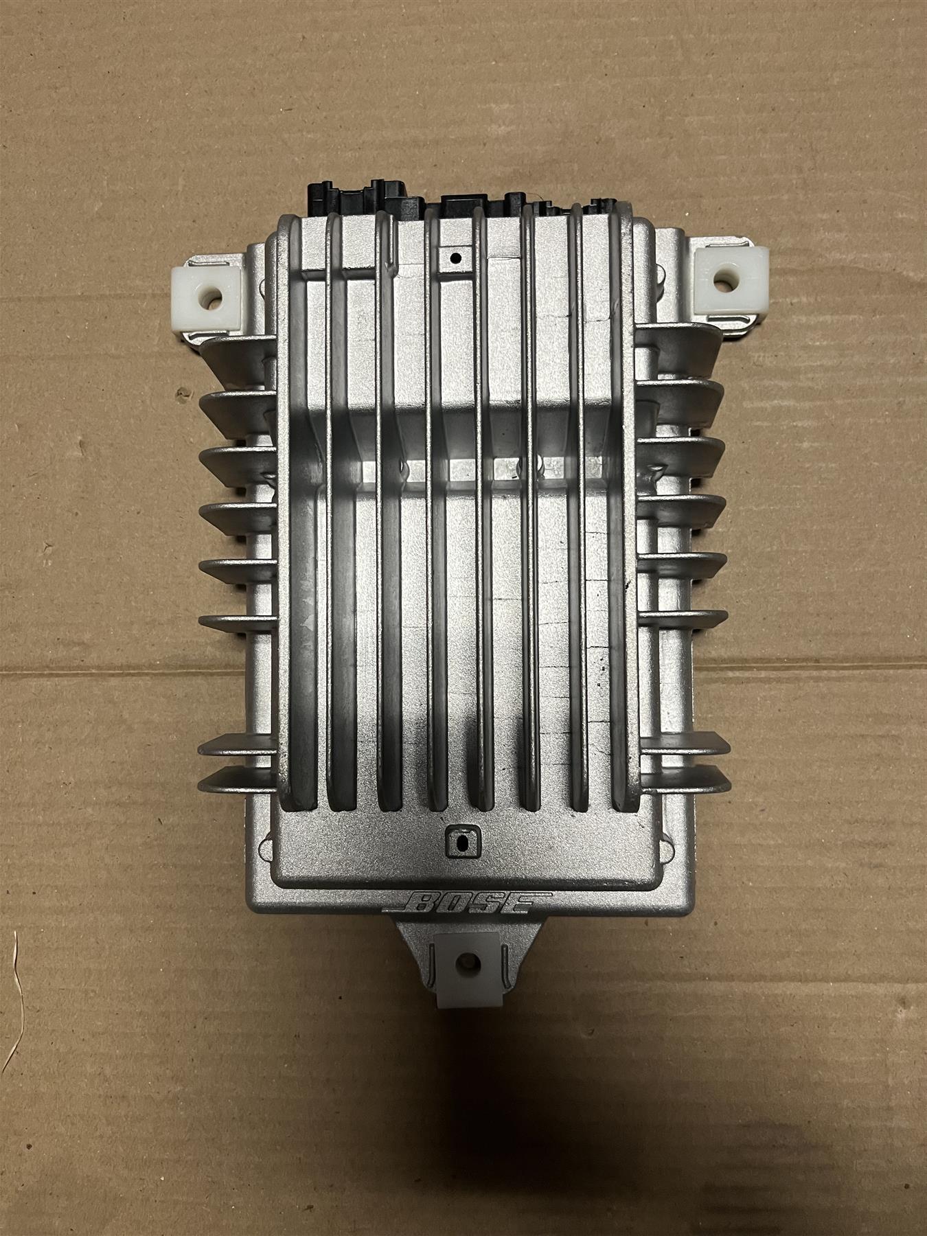 GM Radio Speaker Audio Amplifier Module 20942617