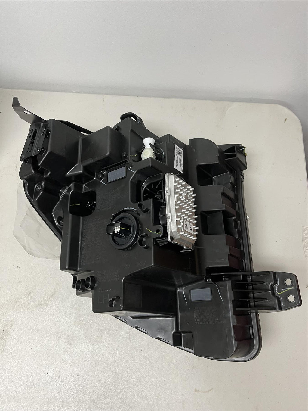 Genuine OEM 22-26 Headlight For Sierra 1 Brk Tab | 85064856 GM