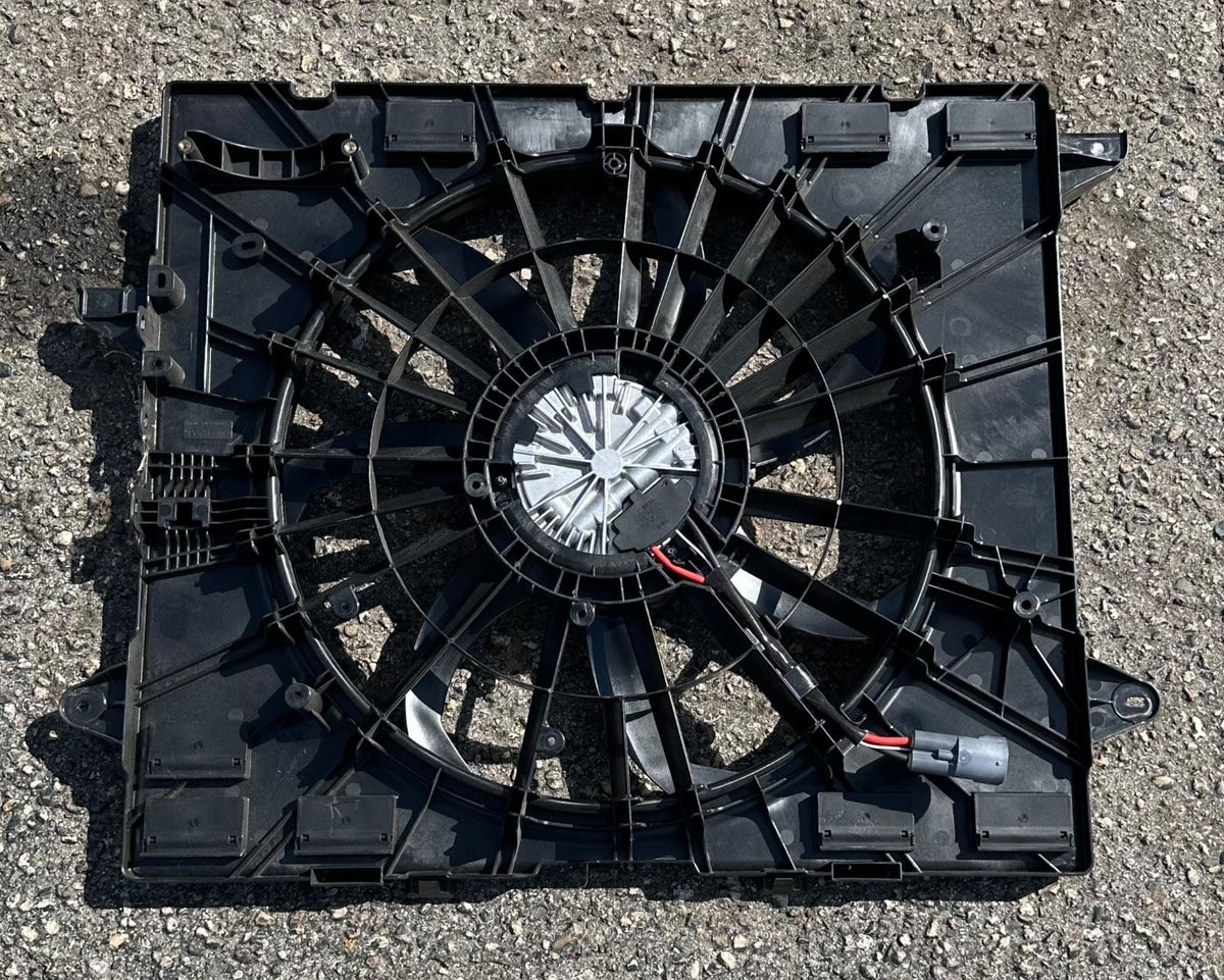 OEM GM Engine Radiator Cooling Fan Assembly 26461613 Traverse Acadia 2.5L L4