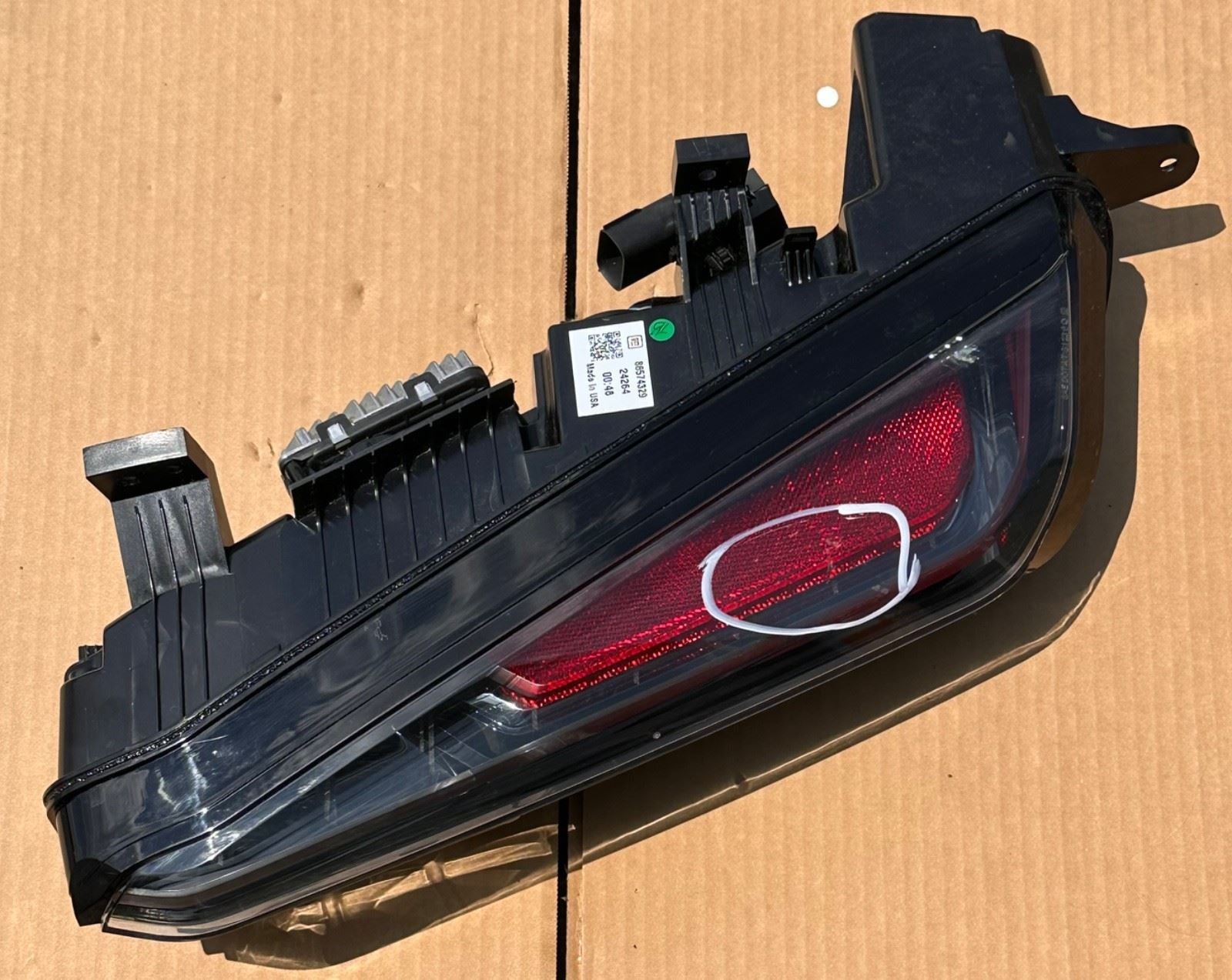 OEM | Turn Signal Assembly Rear Passenger fits 2023-24 Cadillac Lyriq 86574329