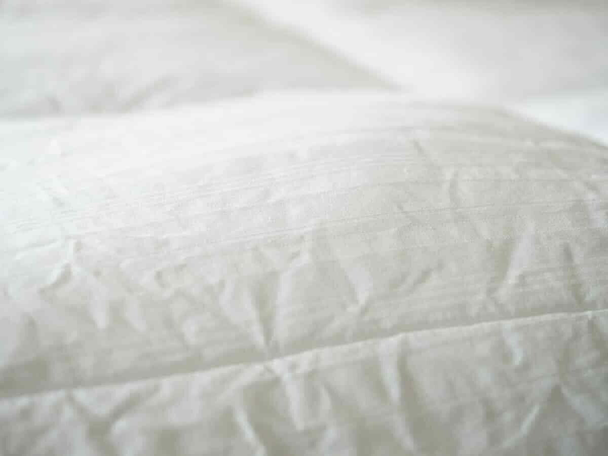 Queen Down Alternative White Comforter