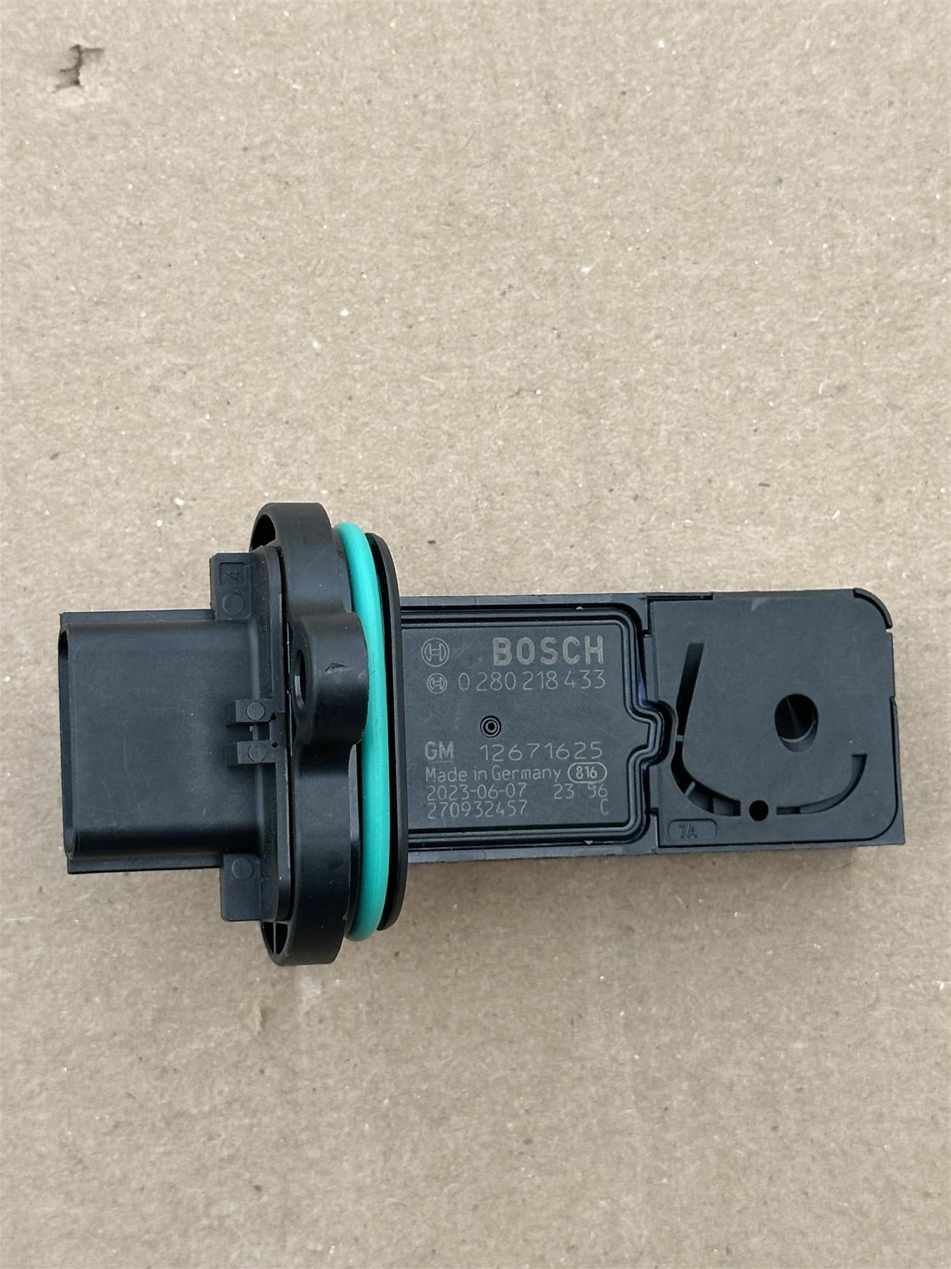 Genuine GM 12671625 Mass Air Flow Sensor MAF OEM