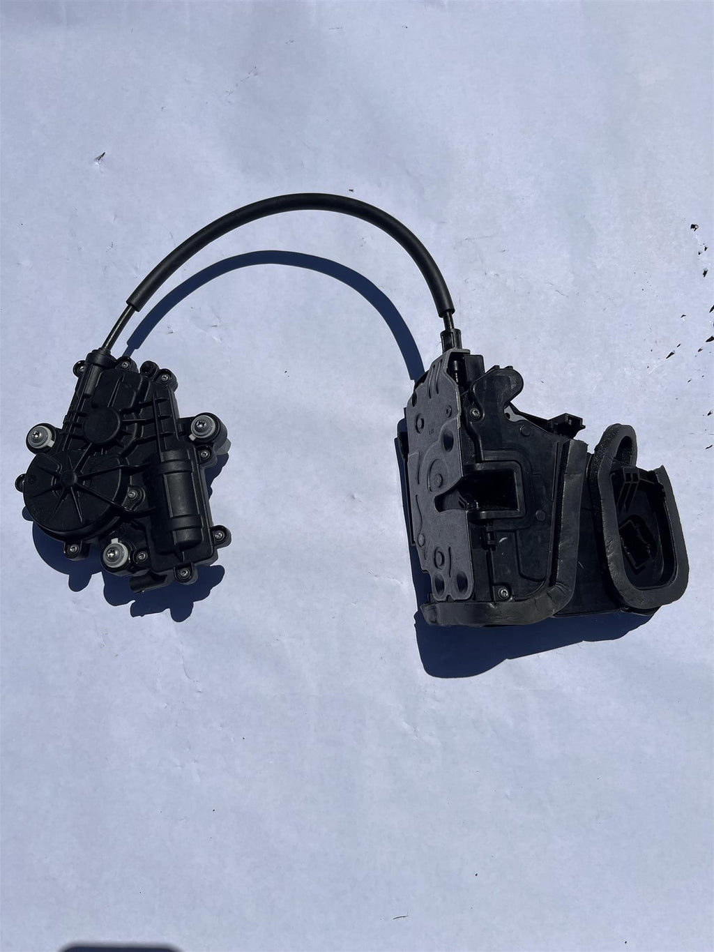 Genuine GM Front Door Latch Assembly 13541718 - OEM Direct Replacement