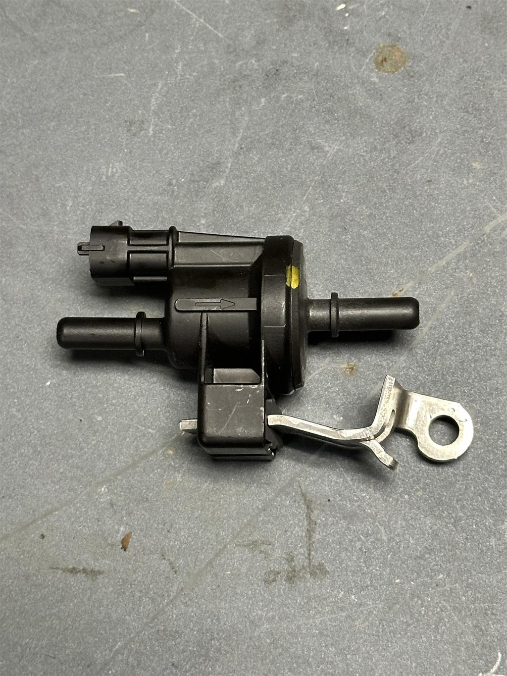 GM OEM 12611801 EVAP Canister Purge Solenoid Valve ACDelco 214-1685