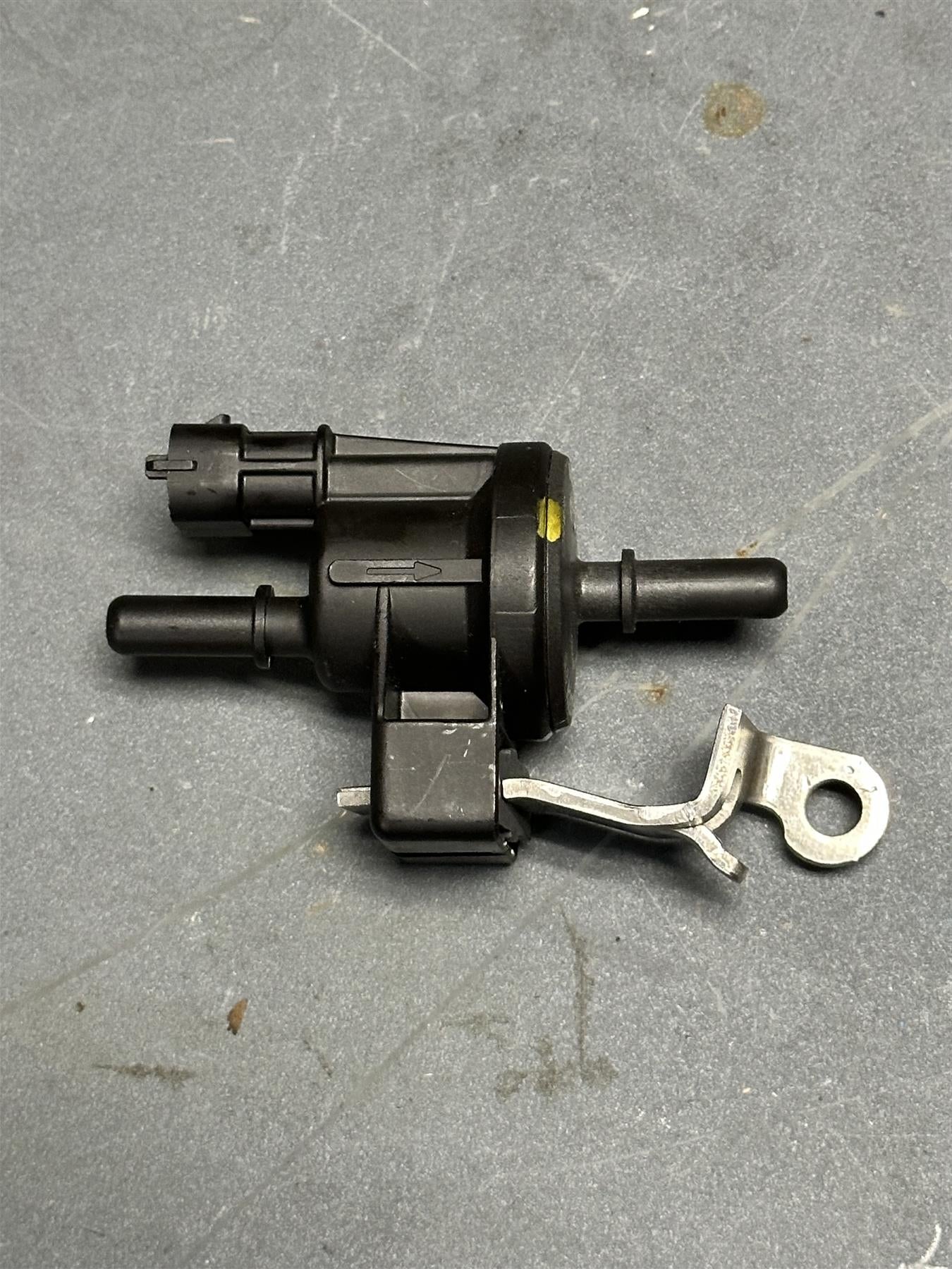 GM OEM 12611801 EVAP Canister Purge Solenoid Valve ACDelco 214-1685