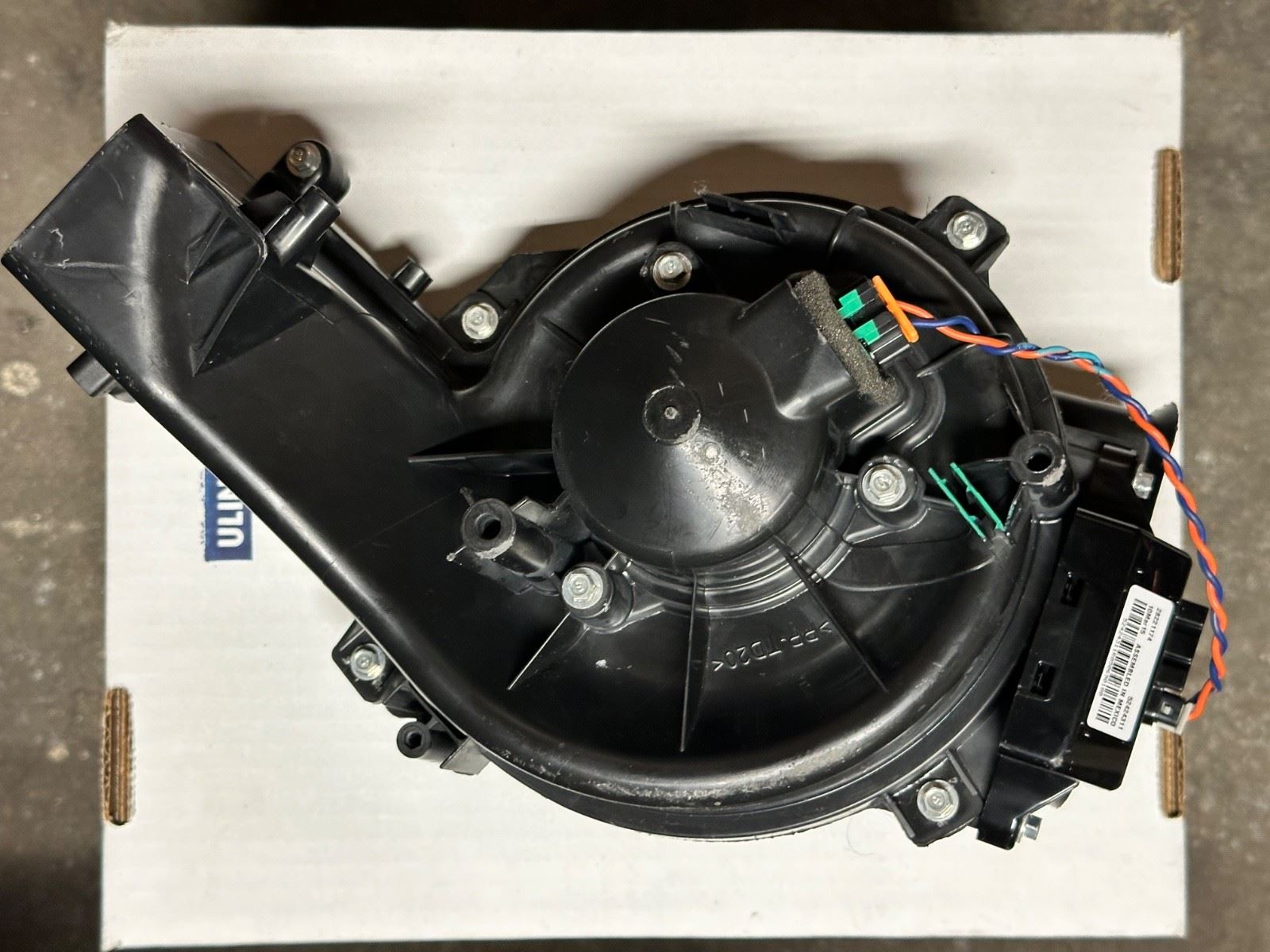 OEM | CENTER CONSOLE AC HEATER BLOWER HOUSING fits 2017 - 2025 CADILLAC XT5