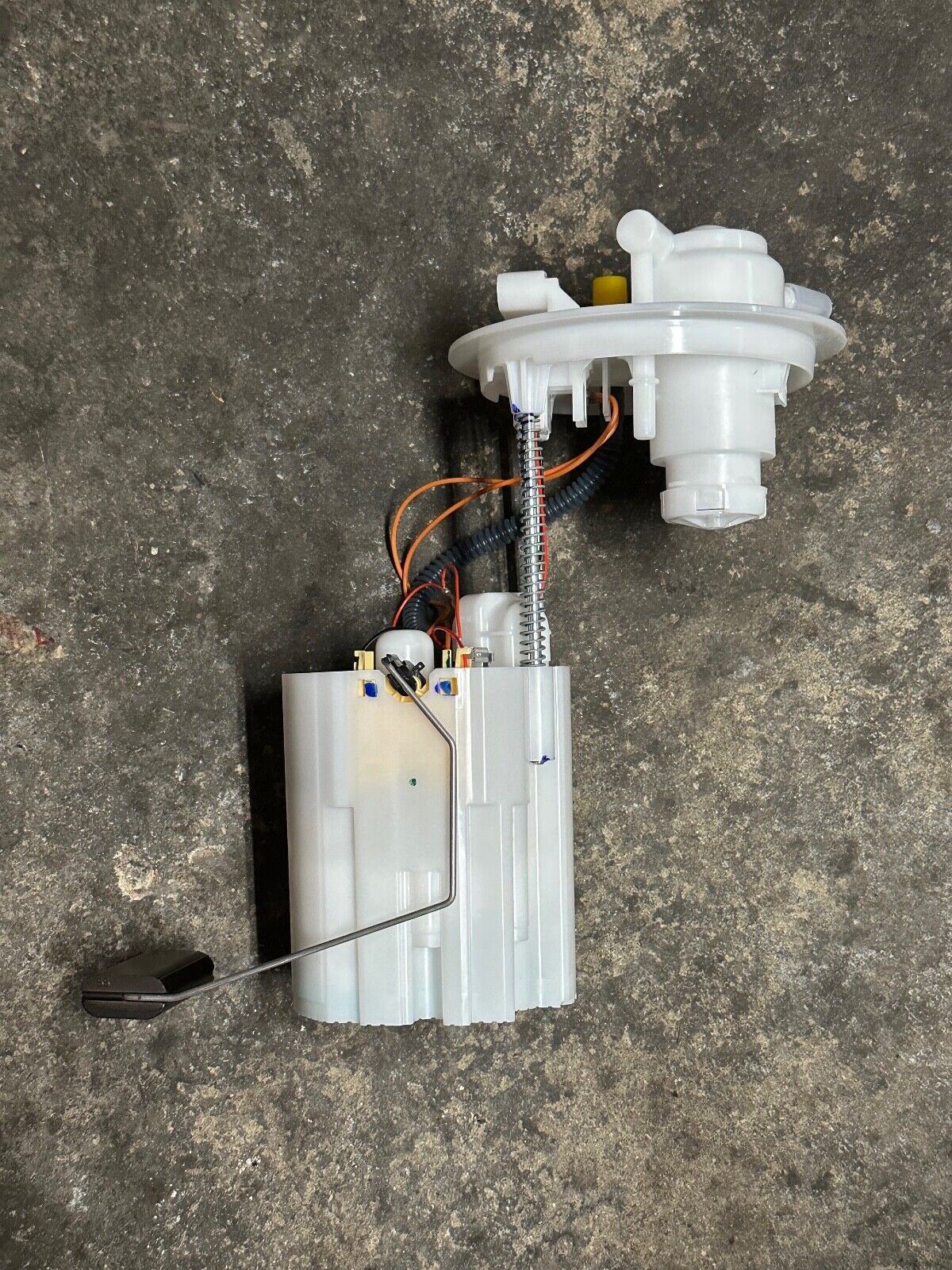 Genuine Mopar Fuel Pump/Level Unit Module Kit 68567295AA