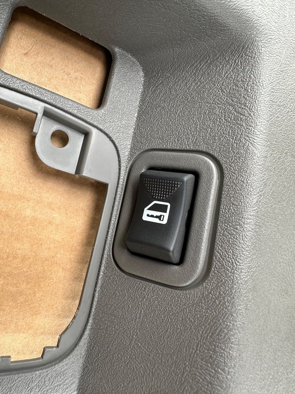 OEM | Driver Door Interior Trim With Buttons Fits 2024-2025 GM Vans 84805987