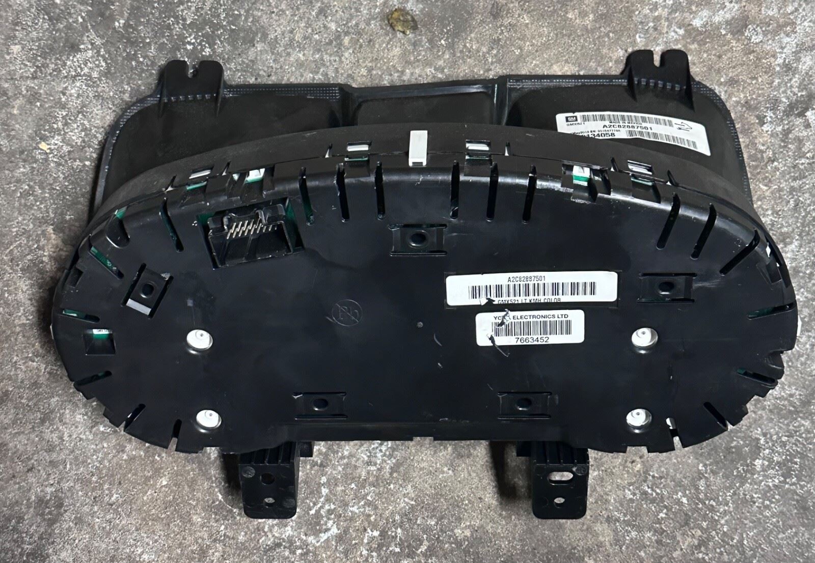 OEM | Speedometer Instrument Cluster fits 2014 - 2015 Camaro kph 23134048