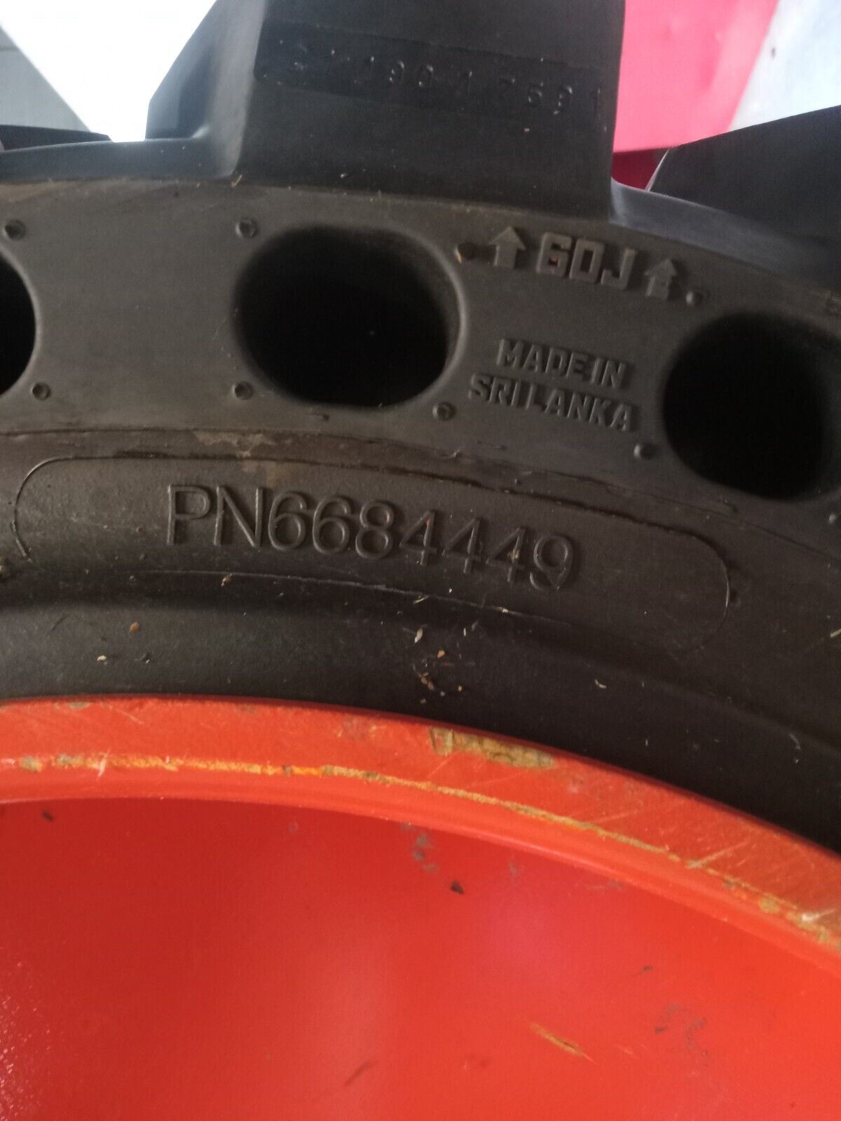 New Bobcat Dirt Terrain Solid Skid Steer Tire 31X10-20 Rim 7.5X20 PN6684449