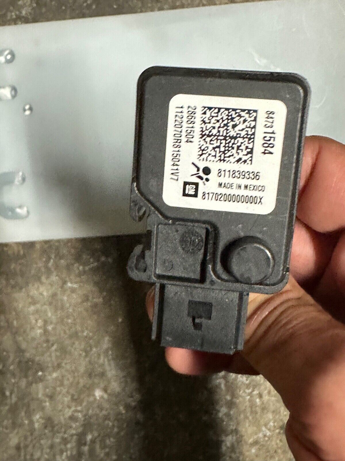 GMC ACADIA FRONT RIGHT SIDE PASSENGER SEAT OCCUPANT SENSOR PAD OEM 2020 - 2021