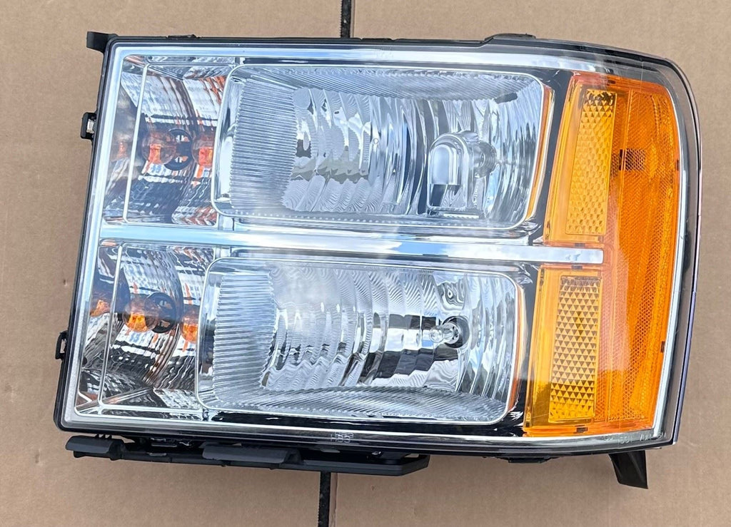 OEM | Headlight Assembly Driver Side fits 07 - 14 Seirra 3500HD 22853029