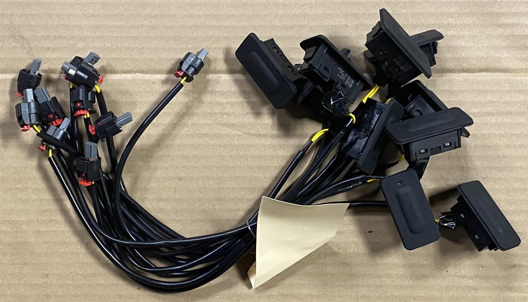 OEM | Tailgate Button Switch Bundle of 10 Fits 2019-2025 GM Trucks 85734717