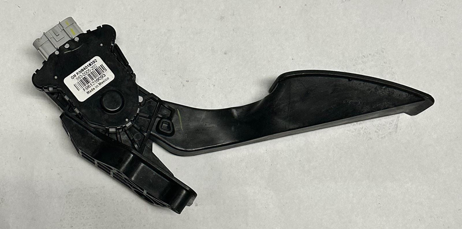 GM 84018392 Accelerator Pedal with Sensor Impala LaCrosse 2009-2016 OEM