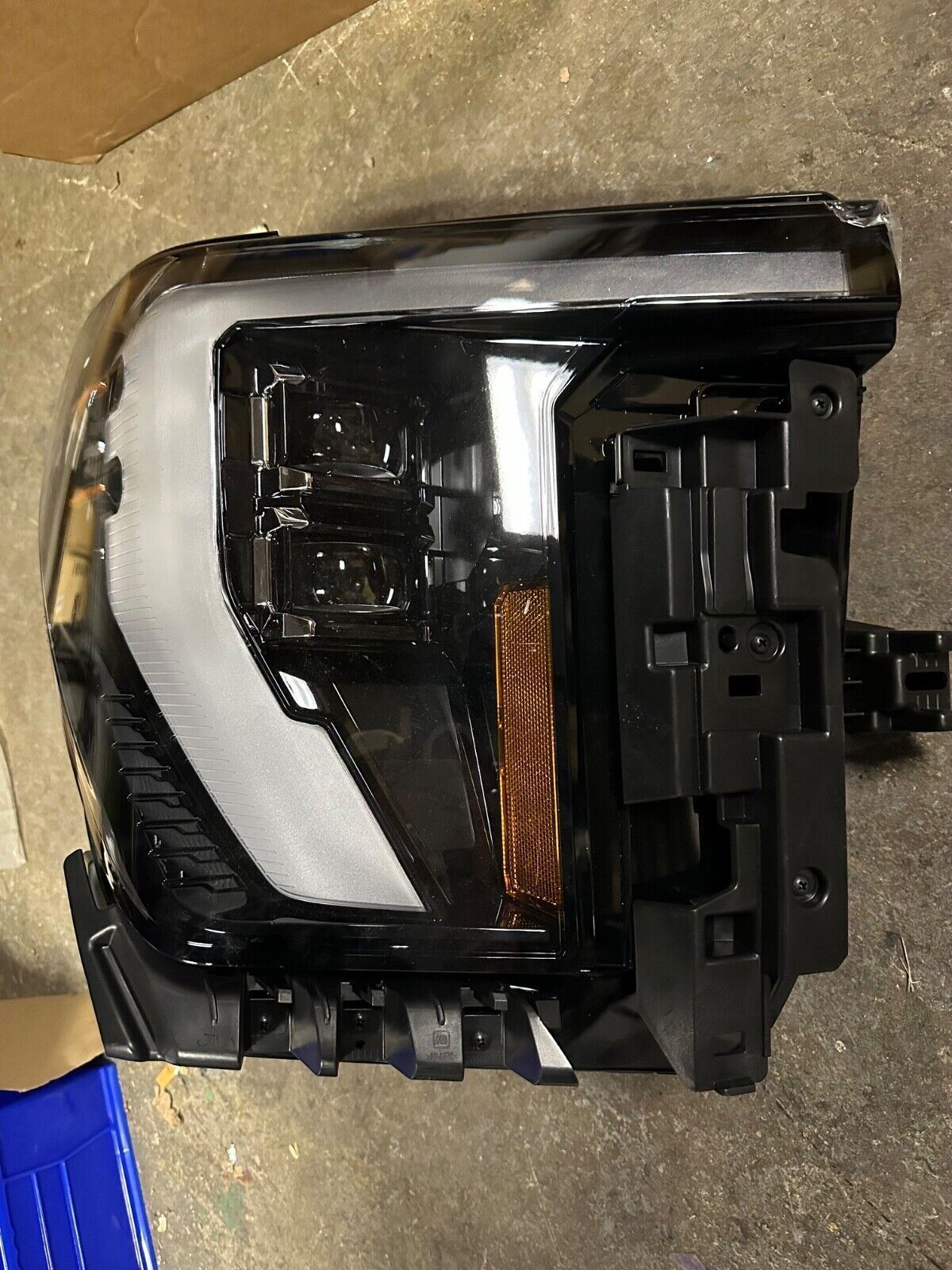OEM Headlight Takeoff Assembly w/ Modules 2024 2025 GMC 2500 3500 RH 86516402