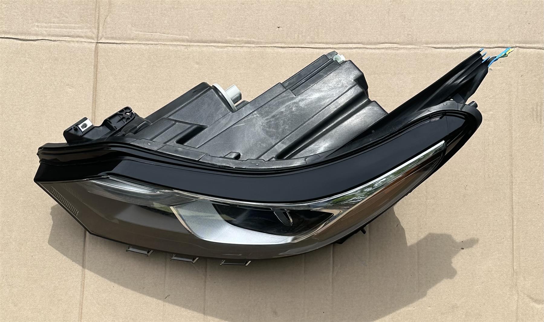 OEM General Motors Headlight 85064856 Genuine GM Front Lamp