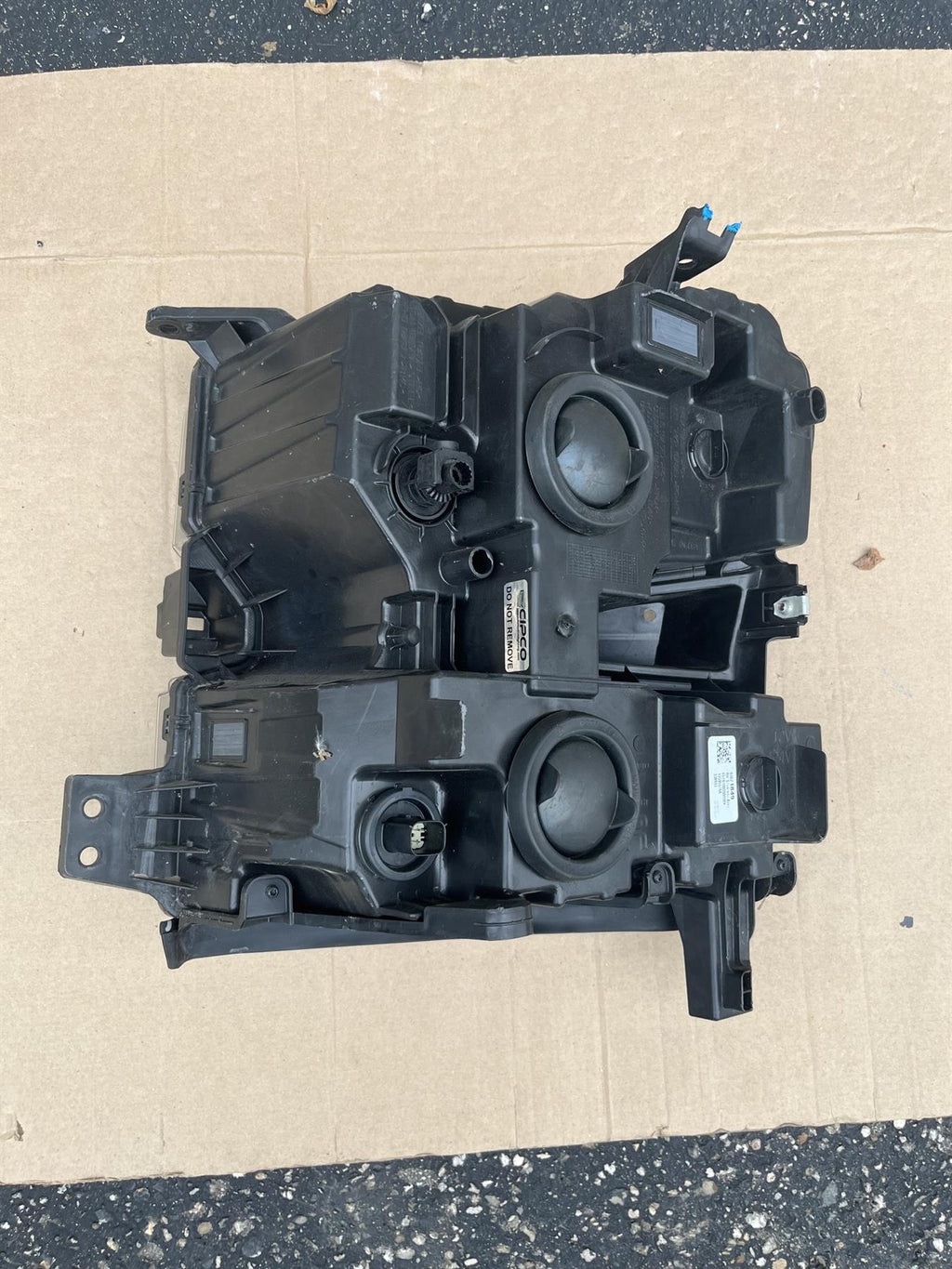 OEM GM 84621849 RH Headlight Assembly Silverado Passenger Side