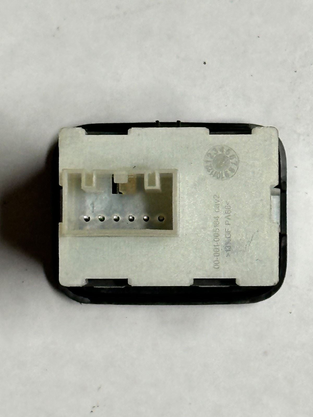 GM 13598459 Dual USB Interface Port | 2014-2025 Chevy Equinox Malibu GMC Acadia