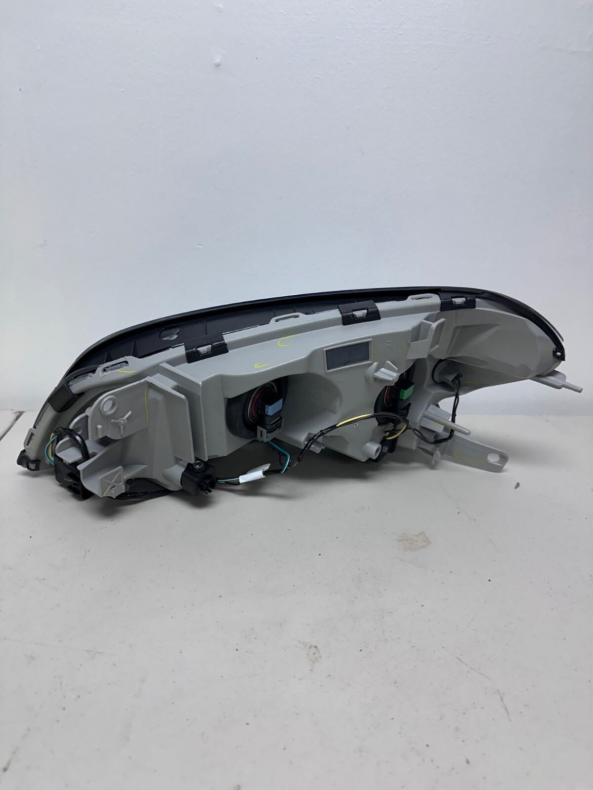 OEM | Headlight Assembly Chevrolet Malibu Right Passenger Side 08-12