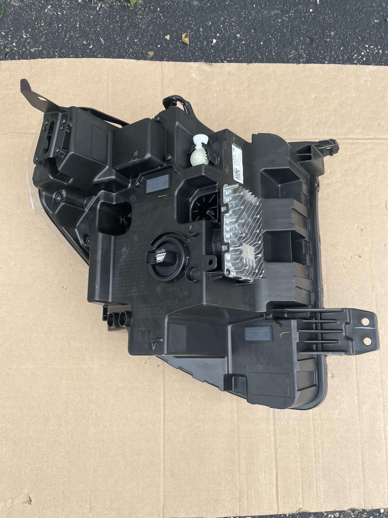 OEM GM 85806488 LH Headlight Assembly Sierra 1500 LED Driver Side