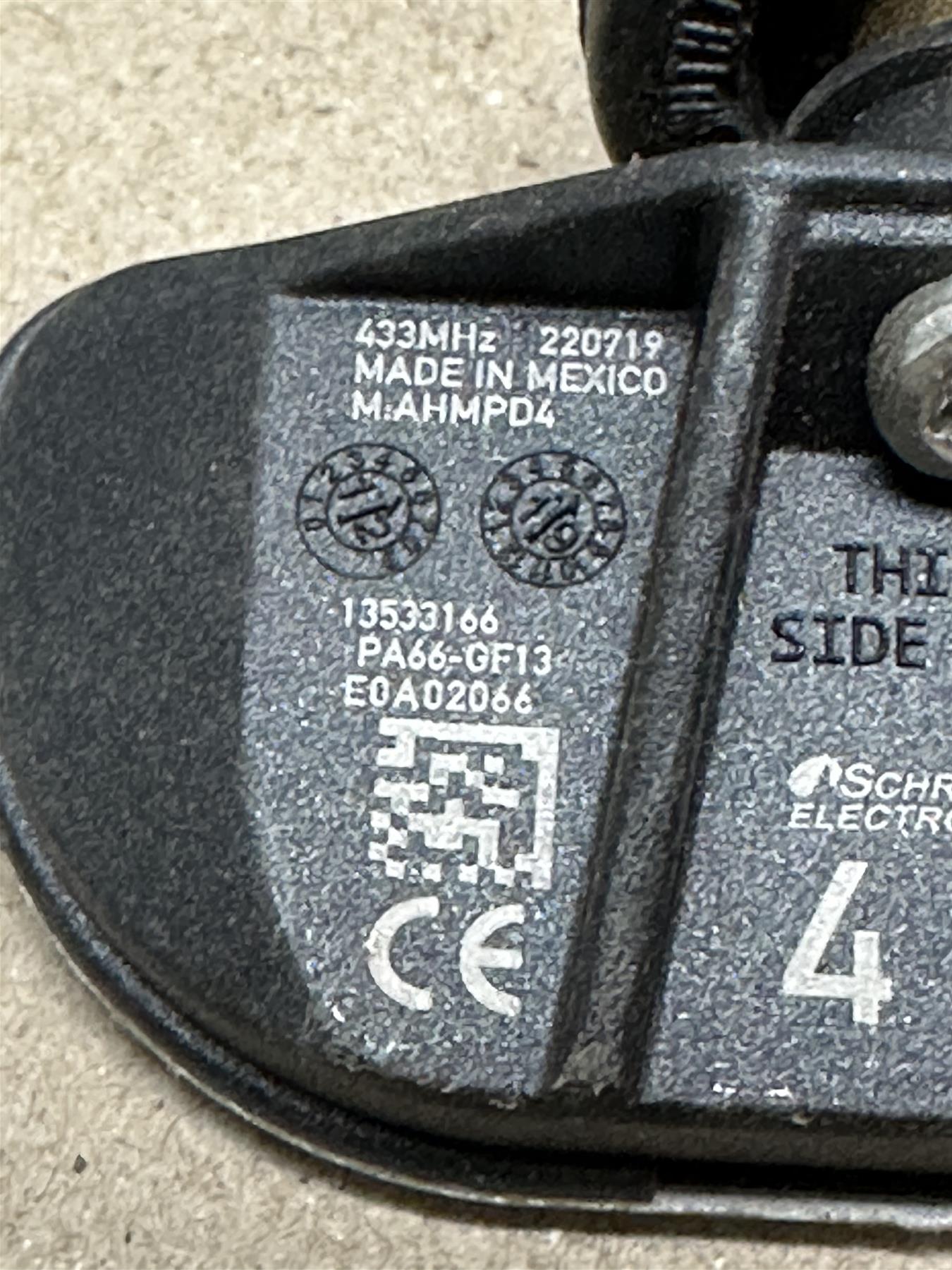 OEM GM Tire Pressure Monitor Sensor 13533166 Genuine Factory TPMS Valve