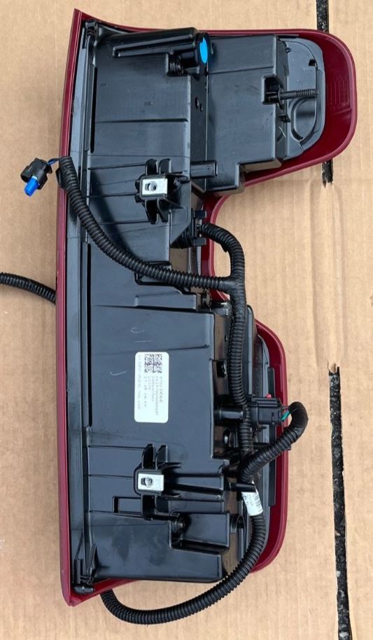 OEM | Rear Tail Light Driver Side fits 2019-2021 Chevrolet Silverado 87826666