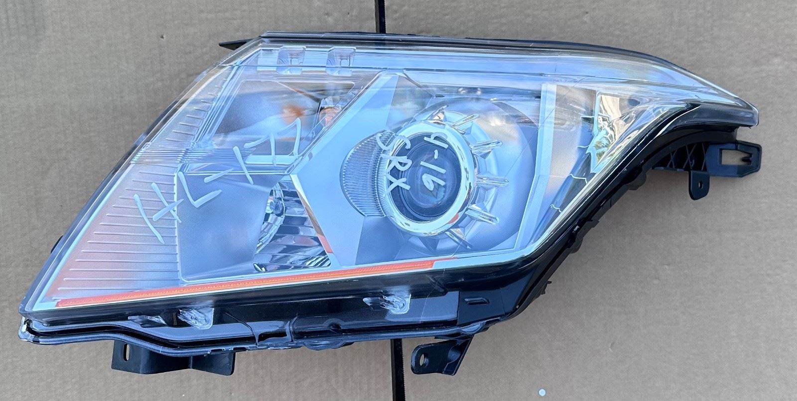 OEM |  Headlight Assembly Driver Side fits 14-16 SRX GM 23315409