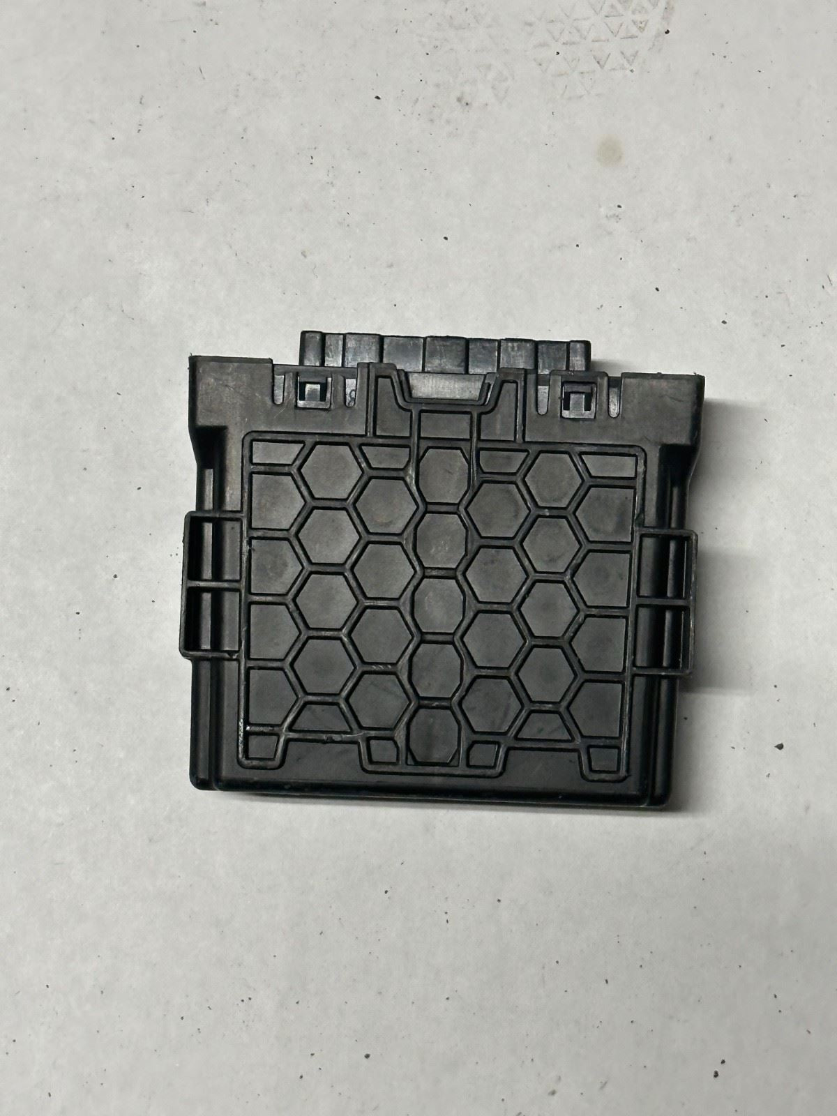 Genuine GM 13598291 Network Gateway Module 2017-2019 Silverado 1500