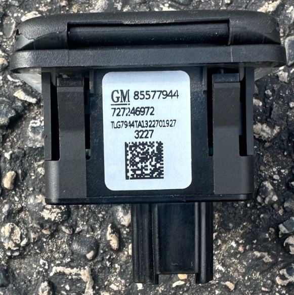 OEM | Trailer Brake Tow Switch Fits 2024 Sierra 3500 GM 85577944