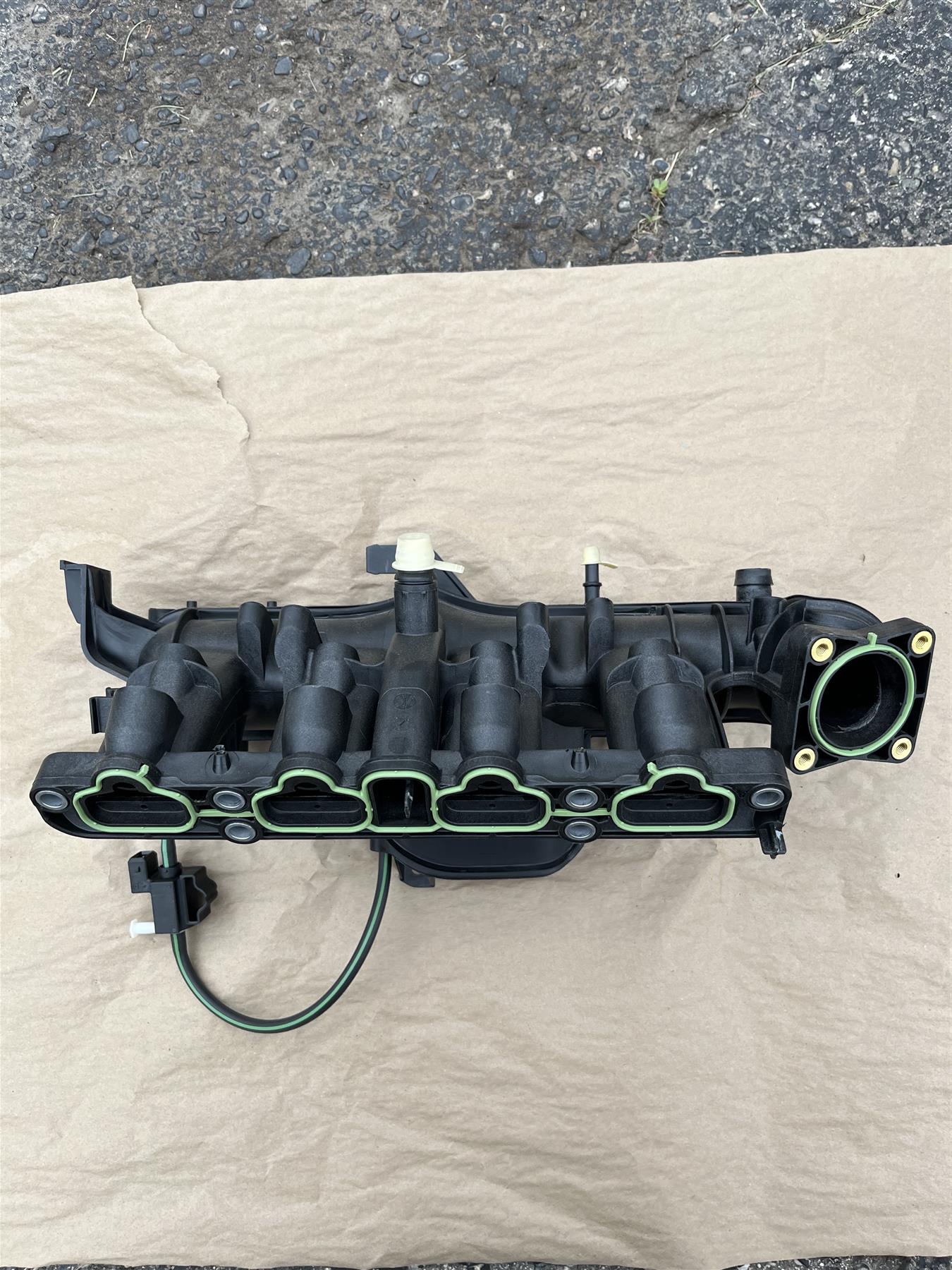 2011-2021 GM 1.4L Engine Intake Manifold Assembly OEM 25200449 Cruze Trax Encore