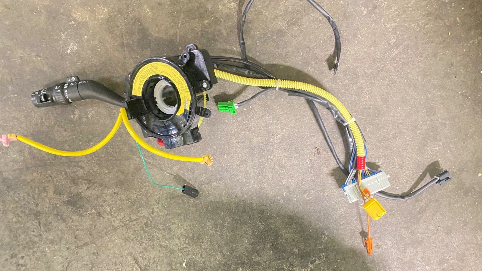 OEM | Switch, Turn Signal and Headlamp Dimmer fits 2008-2010 H3 GM 25867278