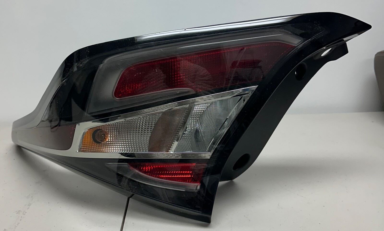 OEM 2016-2019 Chevrolet Volt Right RH Passenger Side Outer Tail Light 23413609