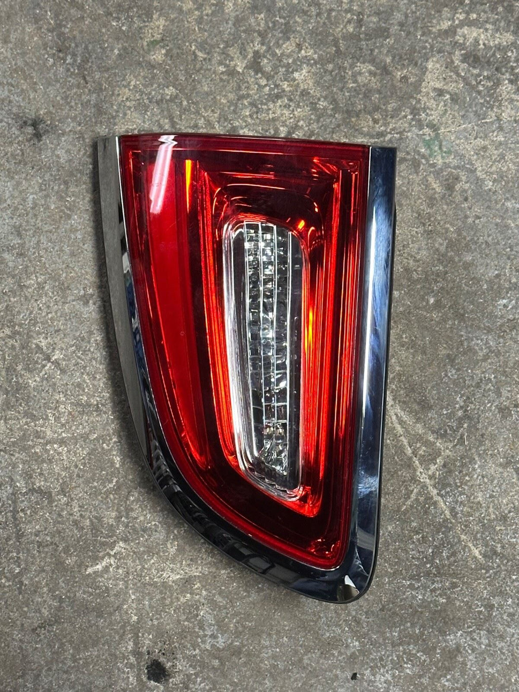 OEM Black Passenger Side Taillight Assembly Inner RH 2013-17 Buick Enclave