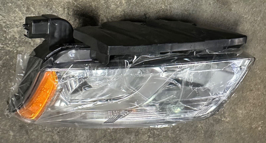 OEM | 2013-2016 Chevrolet Trax Driver Side Headlight Broken Tab/s