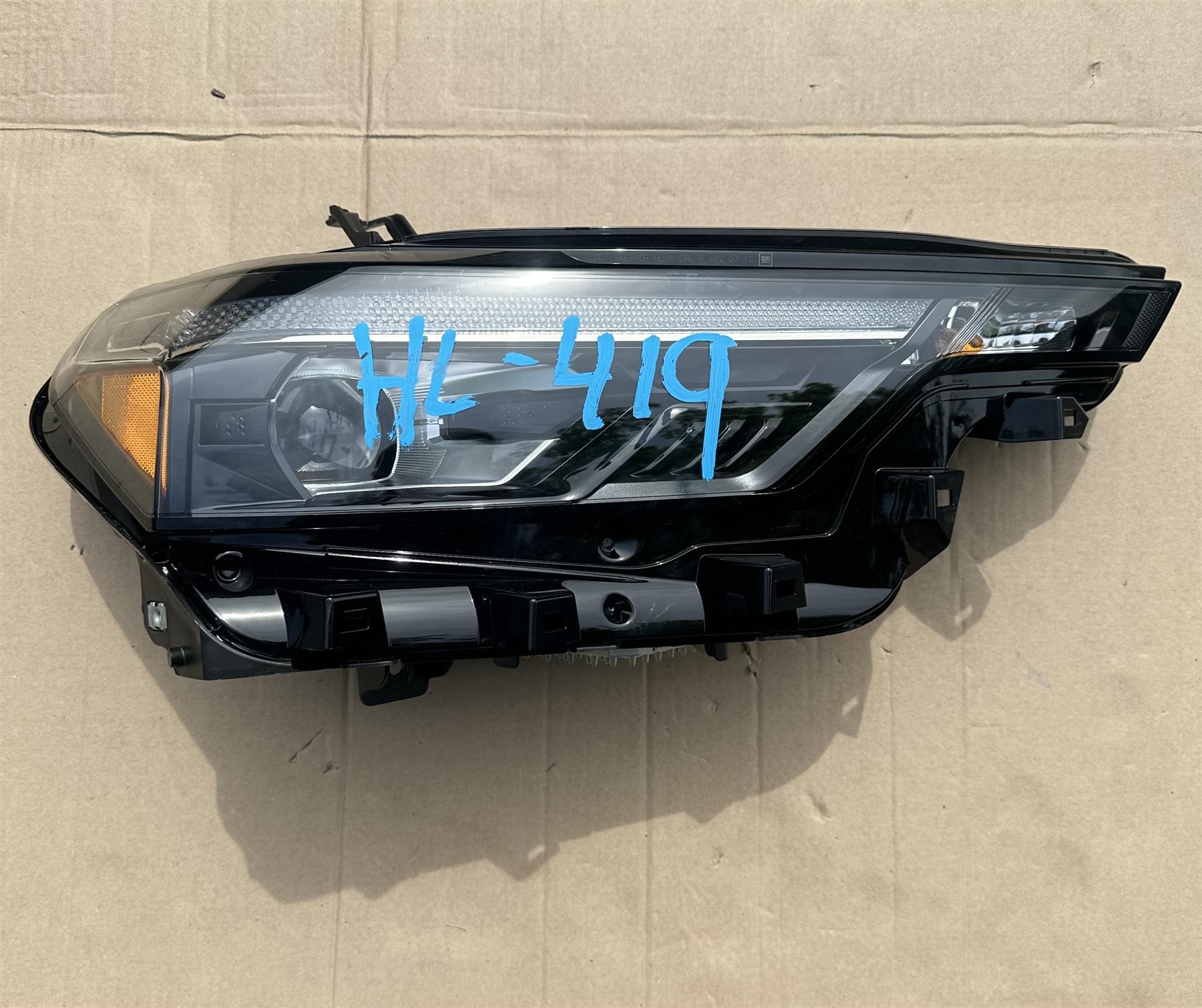 OEM General Motors Headlight 85049931 Genuine GM Front Lamp