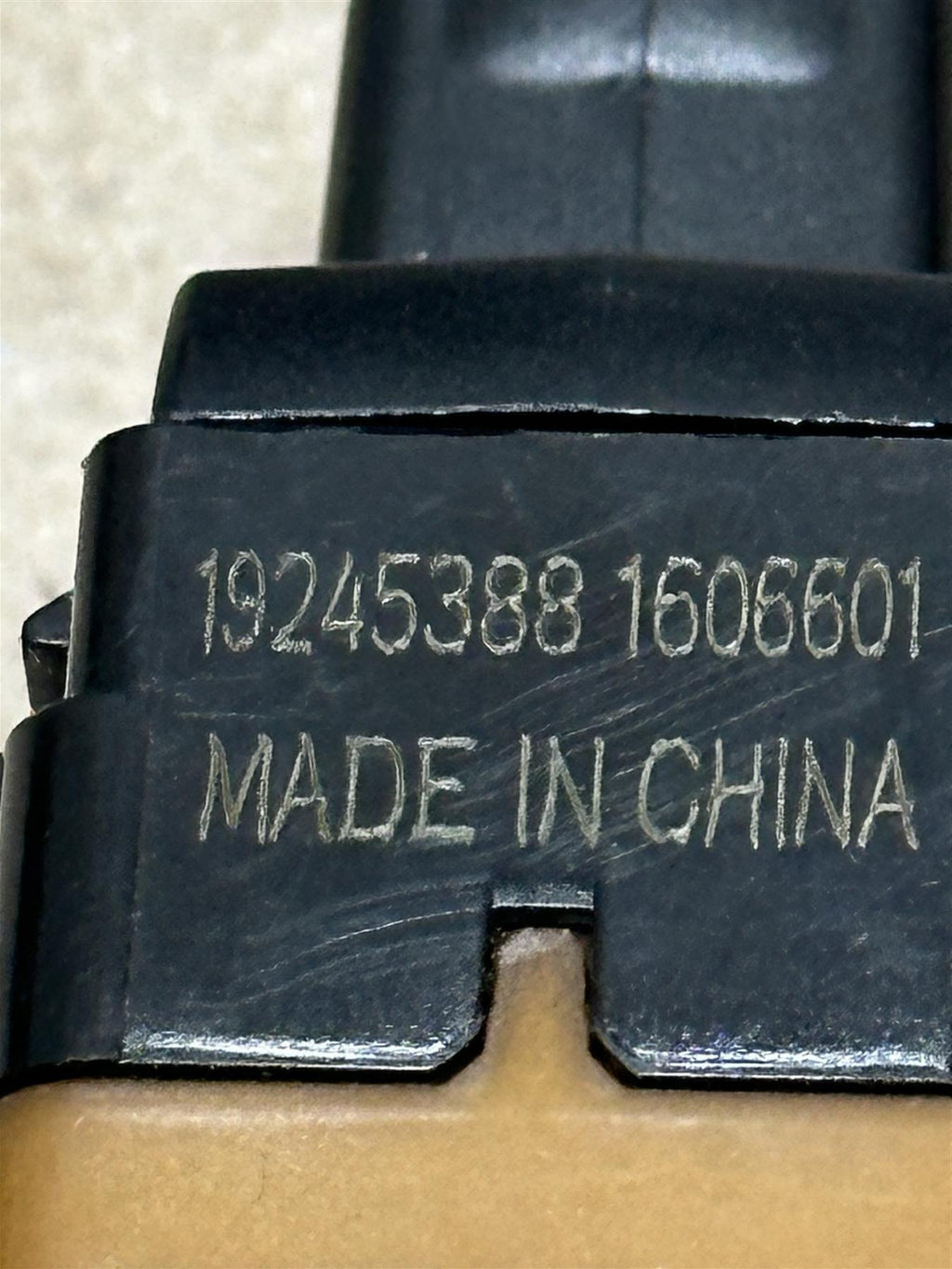 OEM GM Door Lock Switch 19245388 Genuine Front Passenger Side Control Button