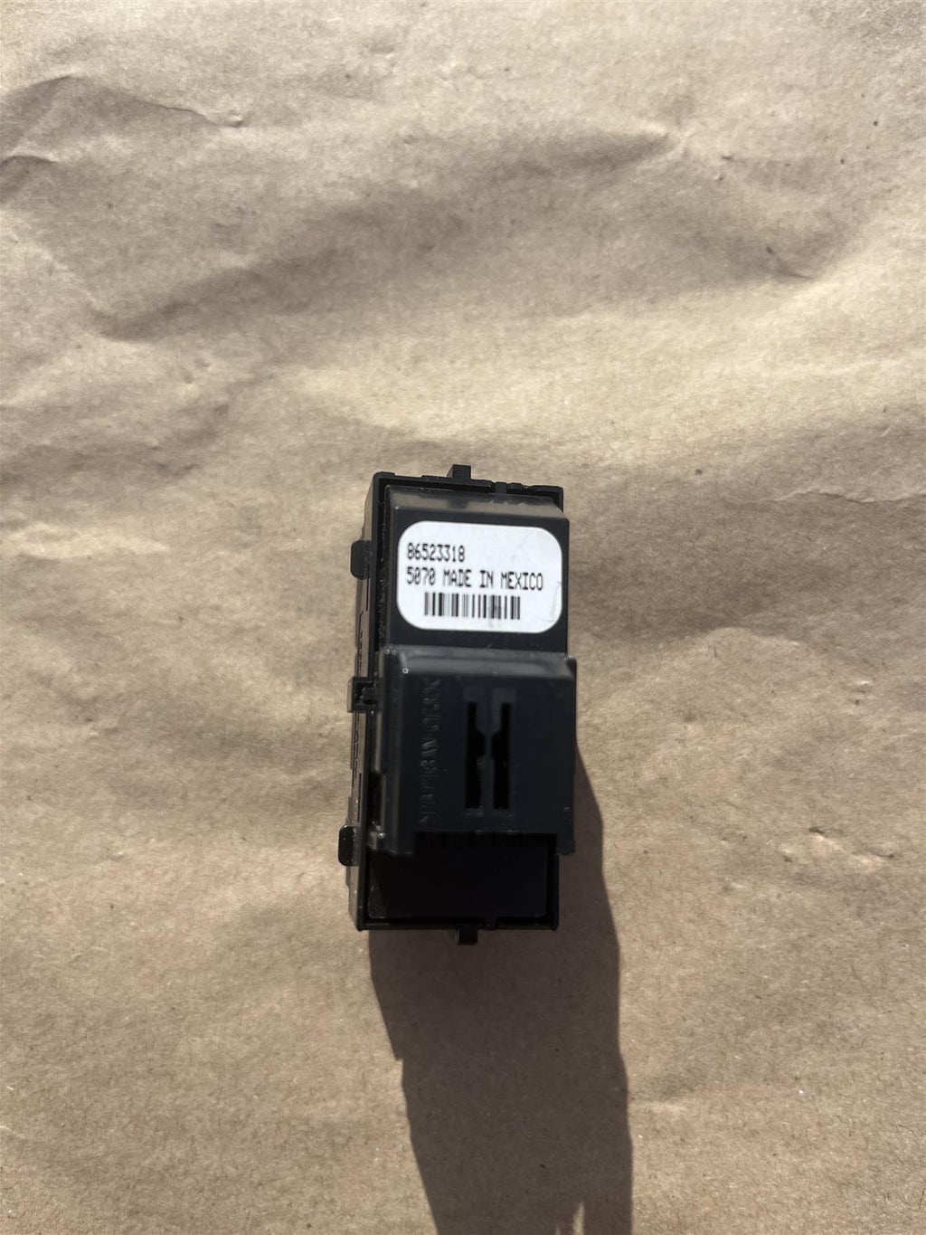 Genuine GM Driver Side Door Lock Switch 86523318 - OEM Chevrolet Malibu