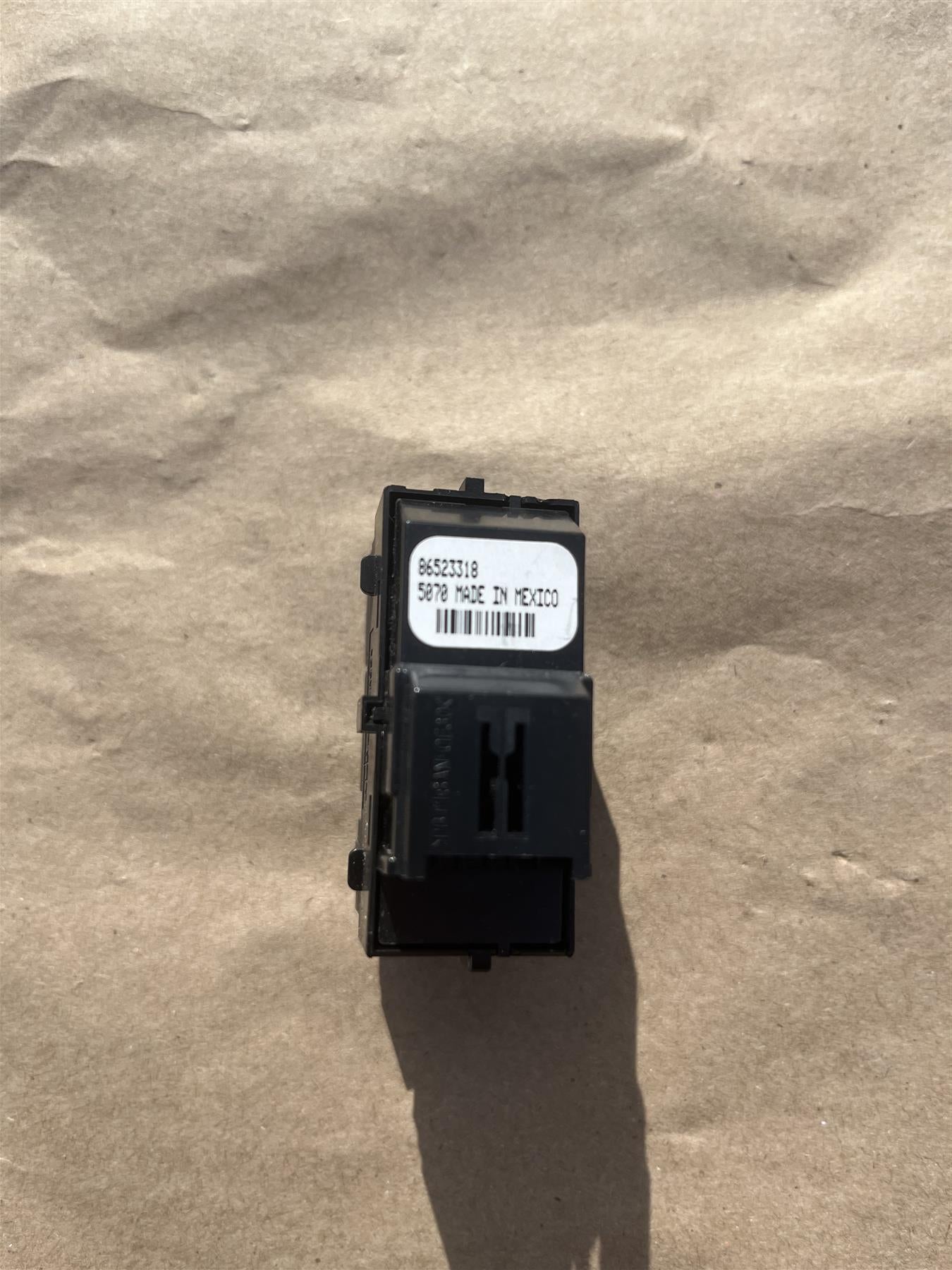 Genuine GM Driver Side Door Lock Switch 86523318 - OEM Chevrolet Malibu